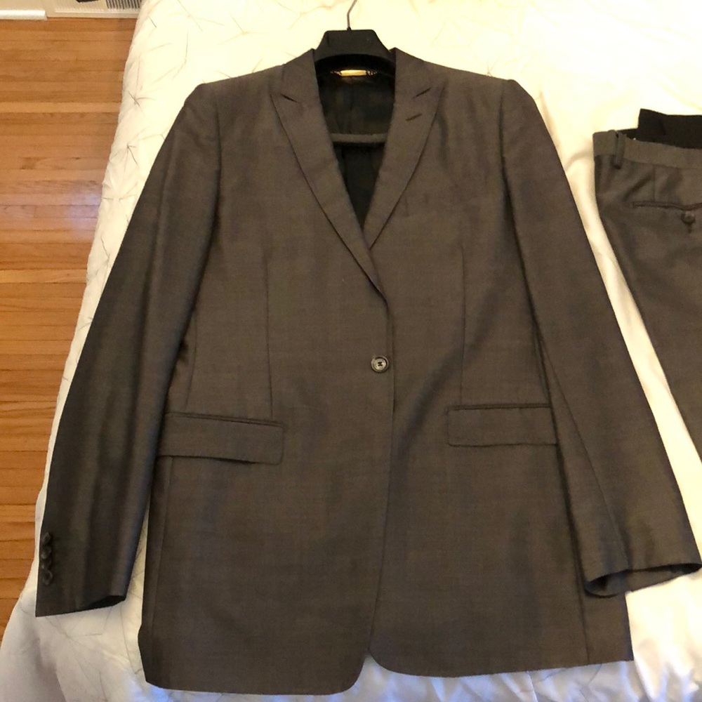 Dolce & Gabbana 40L 2-piece suit